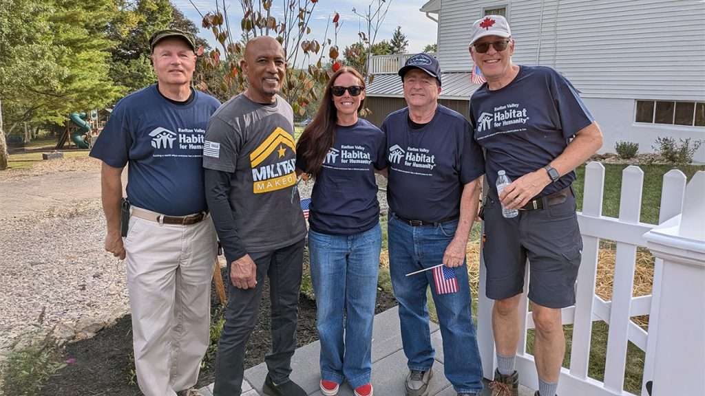 Team with Montel Williams Image